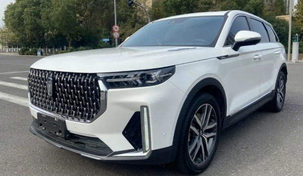 奔騰t99和瑞虎8哪個(gè)好 奔騰t99動(dòng)力更強(qiáng)(車(chē)長(zhǎng)4.8米)