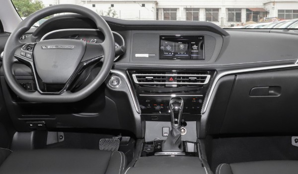 啟辰t90這款車怎么樣 油耗實(shí)測8.5L(馬力可達(dá)190匹)