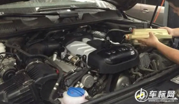 汽車大保養(yǎng)做些什么項(xiàng)目 更換機(jī)油、三濾、變速箱潤滑油、火花塞等