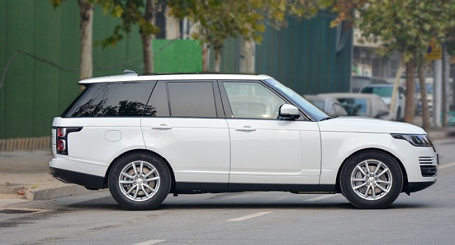 路虎攬勝2022款報價及圖片，售價區(qū)間142.8萬-332.8萬元