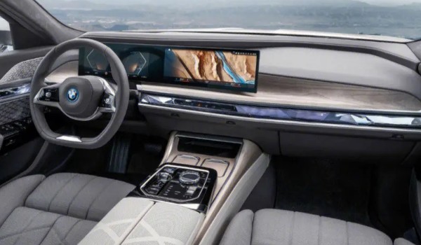 2023款寶馬7系優(yōu)惠多少錢(qián) 高達(dá)8.3萬(wàn)(優(yōu)惠裸車(chē)價(jià)83萬(wàn))