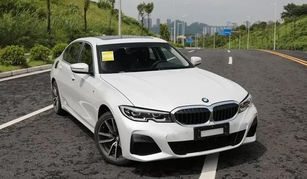 寶馬3系現(xiàn)在優(yōu)惠多少 優(yōu)惠可達(dá)6.4萬(裸車價(jià)僅23萬)