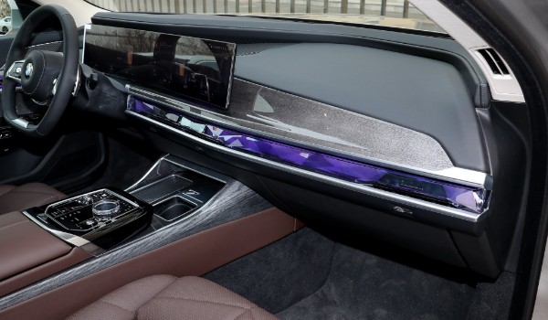 寶馬7系分期首付多少 分期首付27萬(wàn)(36期月供19208元)