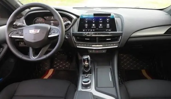 邁騰和凱迪拉克ct5哪個(gè)好 ct5動(dòng)力更強(qiáng)(車(chē)長(zhǎng)4.9米)