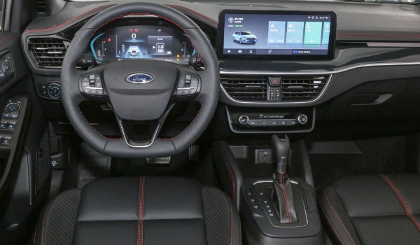 福克斯油耗一公里多少錢(qián) 消耗6毛錢(qián)(路況影響油耗)