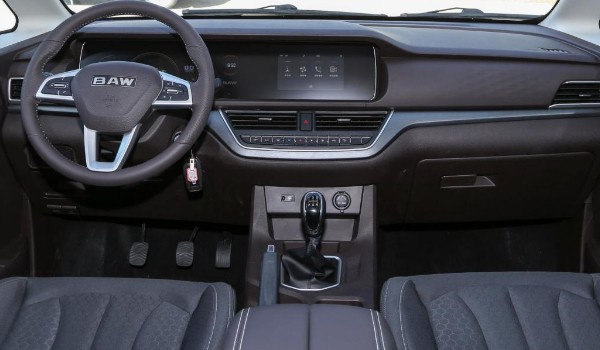 王牌m7圖片及價(jià)格 新車售價(jià)5萬(wàn)一輛(分期首付1萬(wàn))