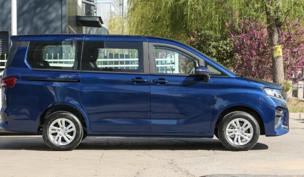 王牌m7圖片及價(jià)格 新車售價(jià)5萬(wàn)一輛(分期首付1萬(wàn))