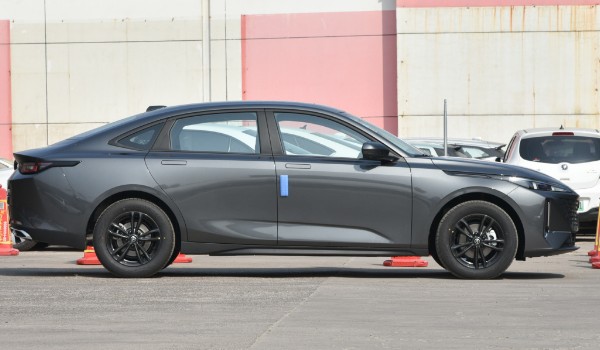 長安逸達保值率怎么樣 第七年37%(油耗影響保值率)