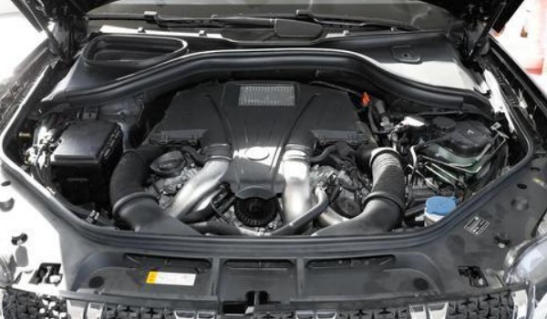 bj90用的什么發(fā)動機 3.0T六缸發(fā)動機(馬力可達333匹)