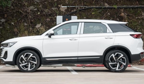 奔騰t77這車(chē)怎么樣值得買(mǎi)嗎 油耗9.6L(馬力可達(dá)169匹)