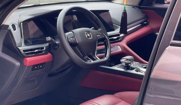 吉利豪越和長(zhǎng)安cs75plus哪個(gè)好 cs75plus動(dòng)力強(qiáng)(豪越車(chē)長(zhǎng)4.8米)