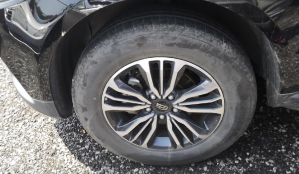 吉利遠景x6輪胎尺寸多大 輪胎型號為225/60 r18
