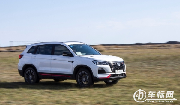 長(zhǎng)安cs75怎么樣 科技感十足、外觀時(shí)尚大氣（油耗經(jīng)濟(jì)實(shí)惠）