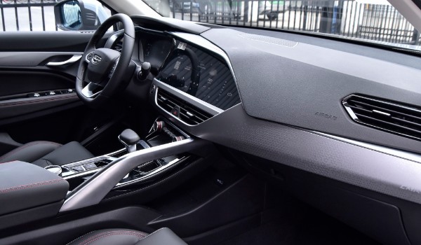 星越s分期首付多少錢 分期首付3萬(wàn)(36期月供2711元)