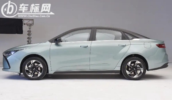 吉利幾何g6價(jià)格多少 2022款售價(jià)13萬(wàn)(分期首付4萬(wàn))