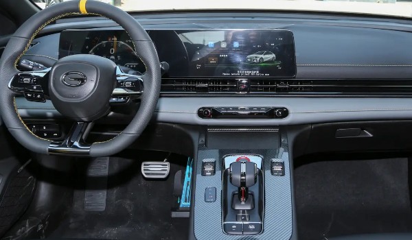 mg5天蝎座和影豹哪個好 天蝎座動力強(qiáng)(影豹軸距2736mm)