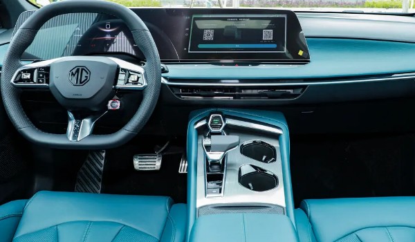 名爵mg7這款車怎么樣 油耗實(shí)測(cè)7.6L(馬力可達(dá)261匹)