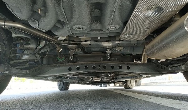 榮威i5配置參數(shù)詳細(xì) 馬力可達(dá)173匹(車(chē)身長(zhǎng)達(dá)4.6米)