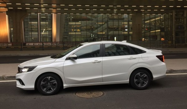 本田享域和豐田卡羅拉哪個好 享域動力更強(車長4.7米)