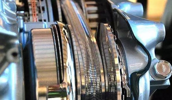 榮耀變速箱油多久換一次 每4萬(wàn)公里更換(搭載CVT無(wú)級(jí)變速)