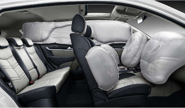 本田思域有幾個(gè)氣囊 搭載了10個(gè)(安全性很高)