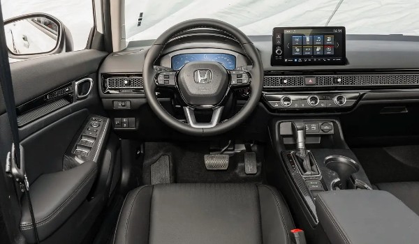 型格和雷凌怎么選 雷凌車長4.6米(型格動力更強)