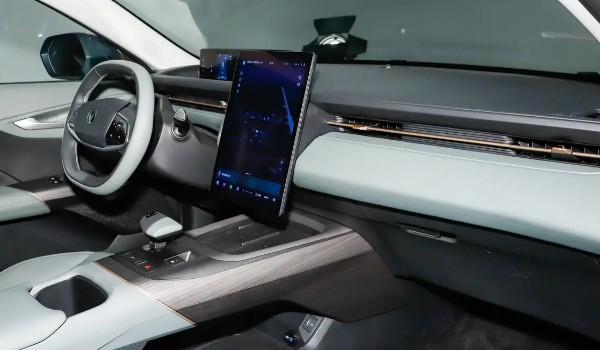 長安逸達(dá)和艾瑞澤8哪個好 艾瑞澤8動力更強(qiáng)(逸達(dá)配置豐富)