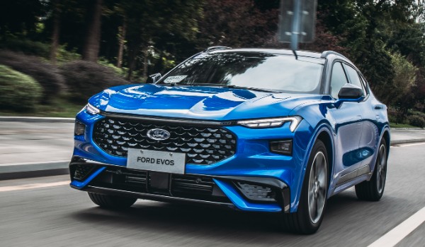 福特evos和大眾途觀l怎么選 evos動(dòng)力更強(qiáng)(車長(zhǎng)4.9米)