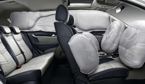 帕杰羅有幾個氣囊 搭載了4個(安全性比較高)