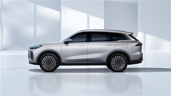 別說奇瑞不懂設計！全新瑞虎8L內飾發(fā)布：豪車既視感