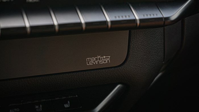 換個角度的選擇 雷克薩斯UX300e評測