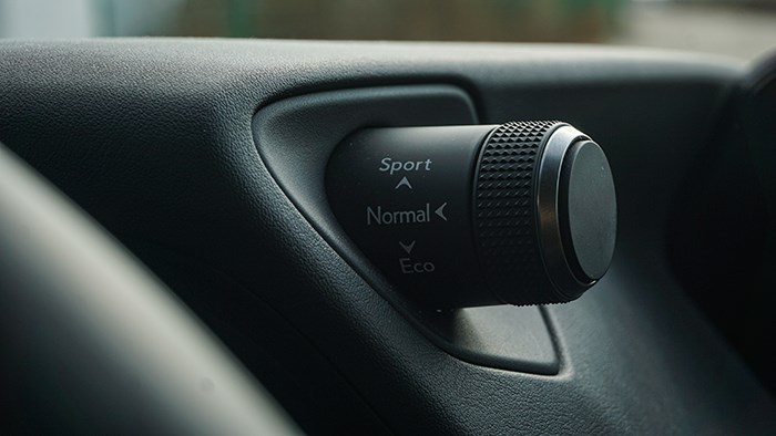 換個角度的選擇 雷克薩斯UX300e評測