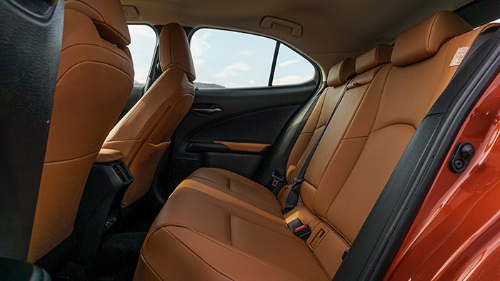 換個角度的選擇 雷克薩斯UX300e評測