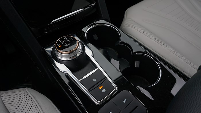 城市通勤好選擇 試駕福特銳際PHEV混動