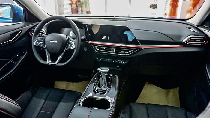 樹立10萬(wàn)級(jí)SUV價(jià)值新標(biāo)桿 試駕長(zhǎng)安歐尚X5