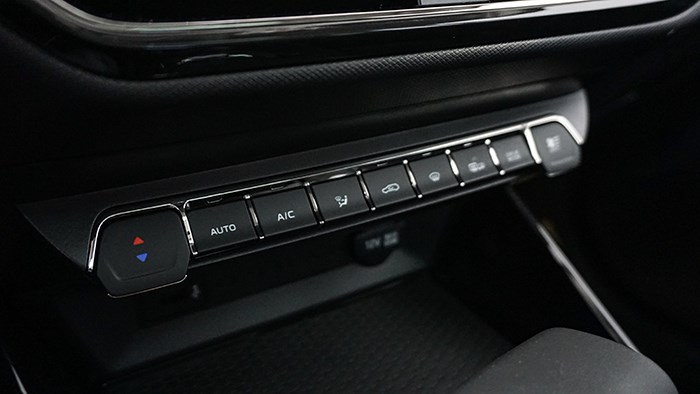 樹立10萬(wàn)級(jí)SUV價(jià)值新標(biāo)桿 試駕長(zhǎng)安歐尚X5