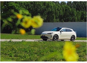 高考后學(xué)車(chē)潮來(lái)臨！智能SUV問(wèn)界新M5 Ultra成年輕人購(gòu)車(chē)優(yōu)選 封面圖