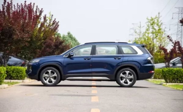 現(xiàn)代中型SUV新款勝達(dá)首發(fā)亮相 外觀、內(nèi)飾均有升級(jí)