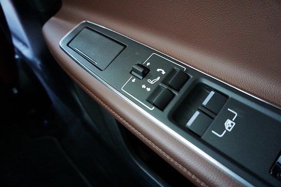 英倫經(jīng)典在中國延續(xù) 試駕國產(chǎn)捷豹XFL