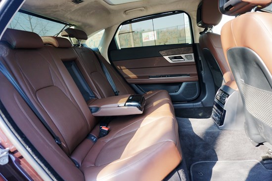 英倫經(jīng)典在中國延續(xù) 試駕國產(chǎn)捷豹XFL