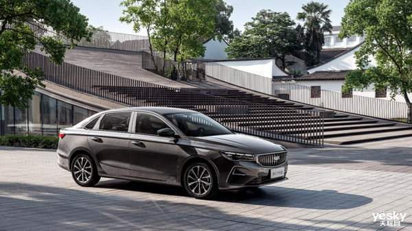 燃油車香起來(lái)了！吉利怒掀價(jià)格戰(zhàn)：新帝豪卷出新高度