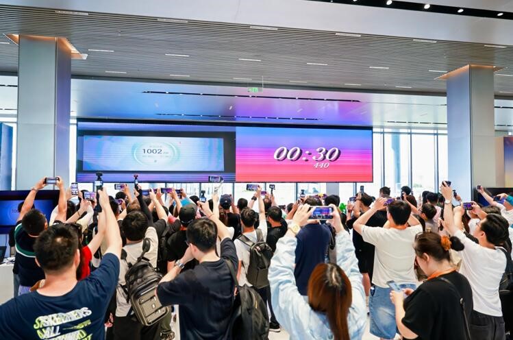 百萬強(qiáng)漢一路朝前，漢L零百2.7s性能暴擊，更有潮改驚艷登場 配圖2