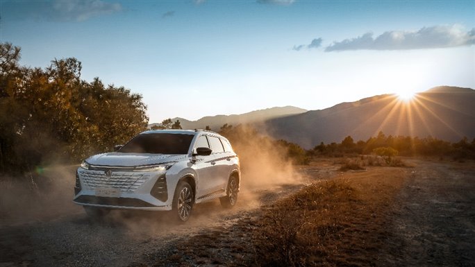 E:\長安圖片\【媒體資料夾】“經(jīng)典煥新，有你真好”長安汽車春季煥新發(fā)布會\產(chǎn)品圖片素材\長安第三代CS75PLUS冠軍版\第三代CS75PLUS冠軍版-美圖\小圖\_XH_9673 拷貝.jpg