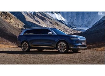 坐穩(wěn)自主第一豪華汽車！問界10月銷量均價(jià)齊飛：追平BBA