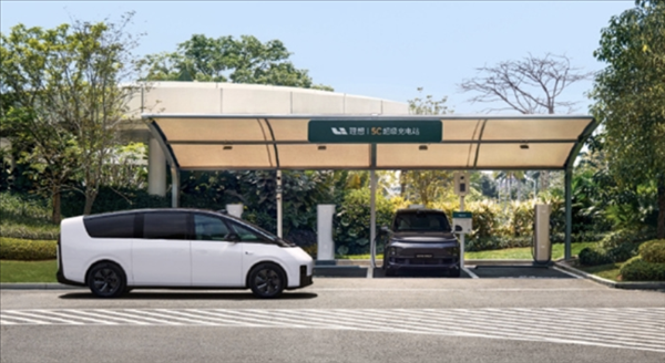 博主實測理想MEGA充電功率跑到522kW 11分鐘充電75%直呼太爽了