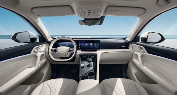 上汽榮威D5X DMH上市 優(yōu)惠價10.98萬元起對標(biāo)比亞迪宋