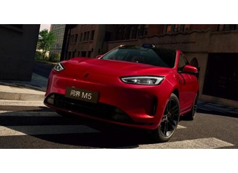 問(wèn)界新M5 Ultra躍影紅成都車(chē)展驚艷亮相，購(gòu)車(chē)立享至高3.7萬(wàn)權(quán)益 封面圖