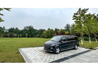 豪華感全面提升 試駕新款奔馳V300L長(zhǎng)軸距豪華版