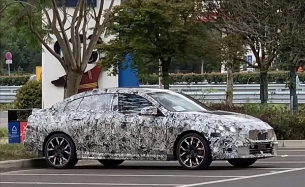 軸距加長(zhǎng)！寶馬進(jìn)口轎跑2系即將國(guó)產(chǎn)：現(xiàn)款起售價(jià)27.29萬元