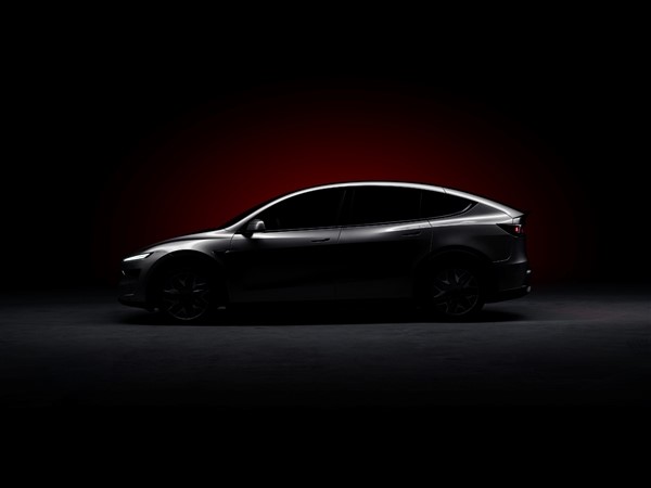 大六座來了！特斯拉Model Y L外觀正式公布：預估售價40萬 尾標亮了